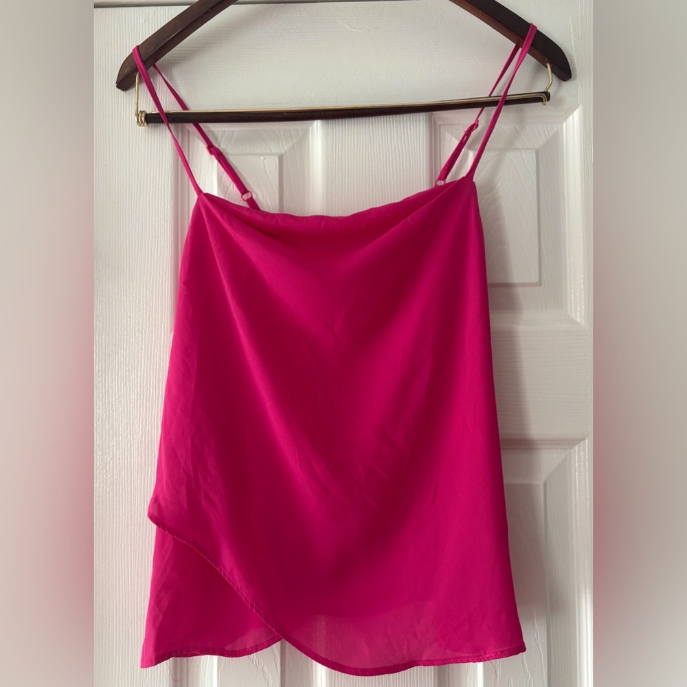 Krisa‎ Revolve Pink Spaghetti Strap Top Size XS NWT